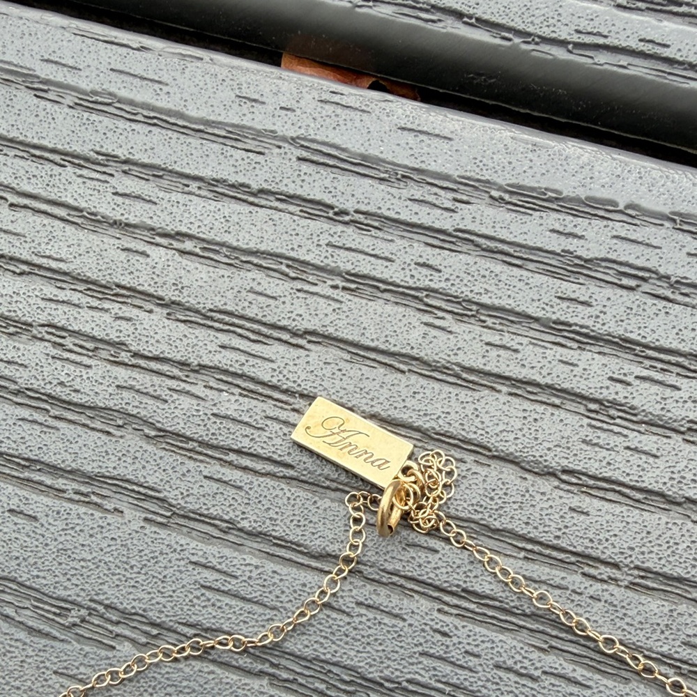 ❄️ Disney 10K Gold Anna from Frozen Necklace - Picture 4 of 4